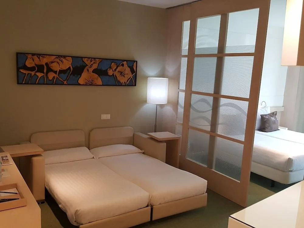 Ako Suite Hotel Barcelona 4*,