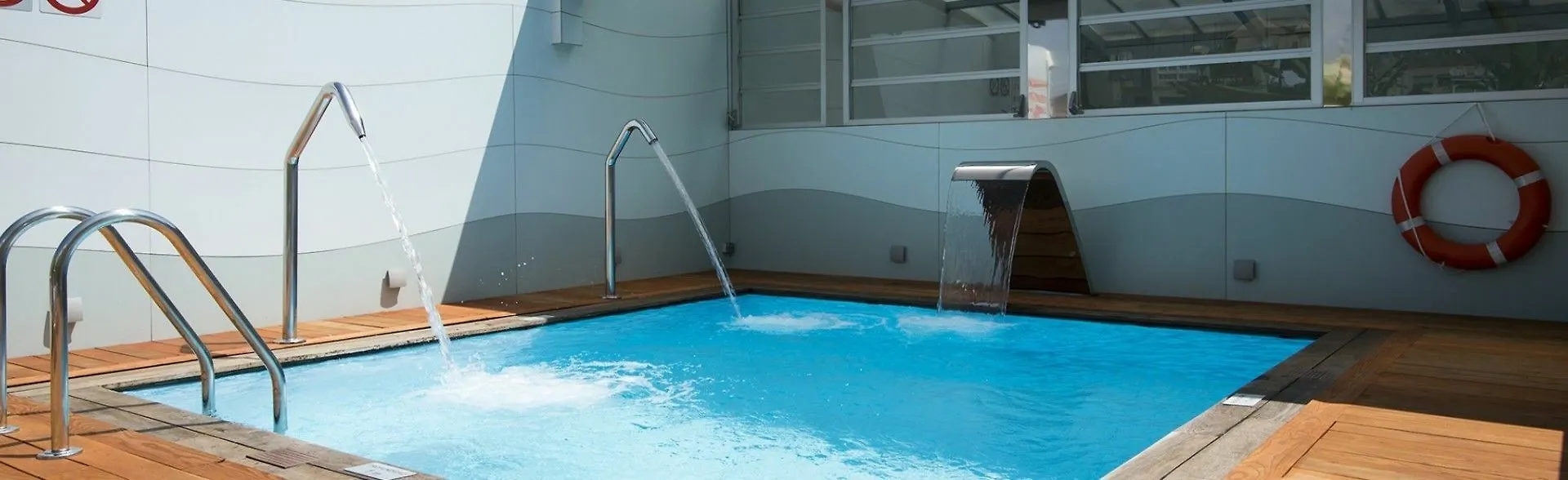 Ako Suite Hotel Barcelona 4*,